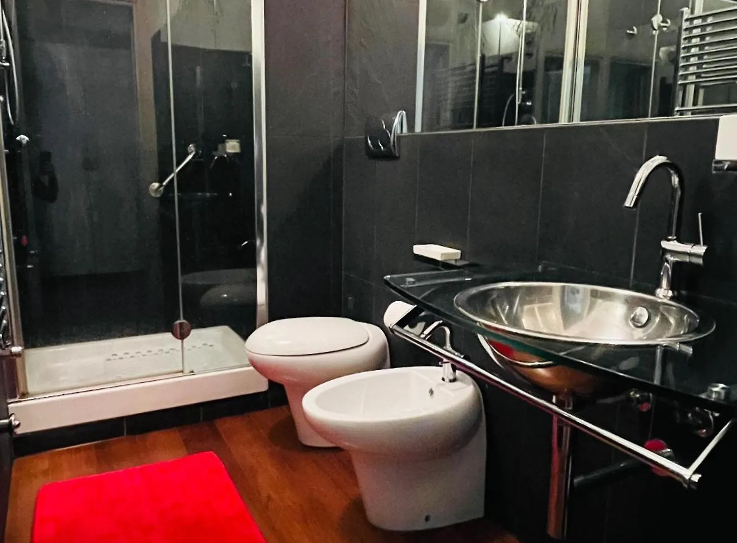 Suite Isola Milan 0*,